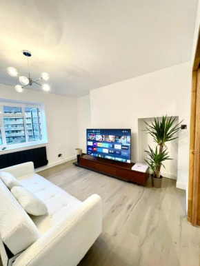 Specious-Cozy Maida Vale Apartment